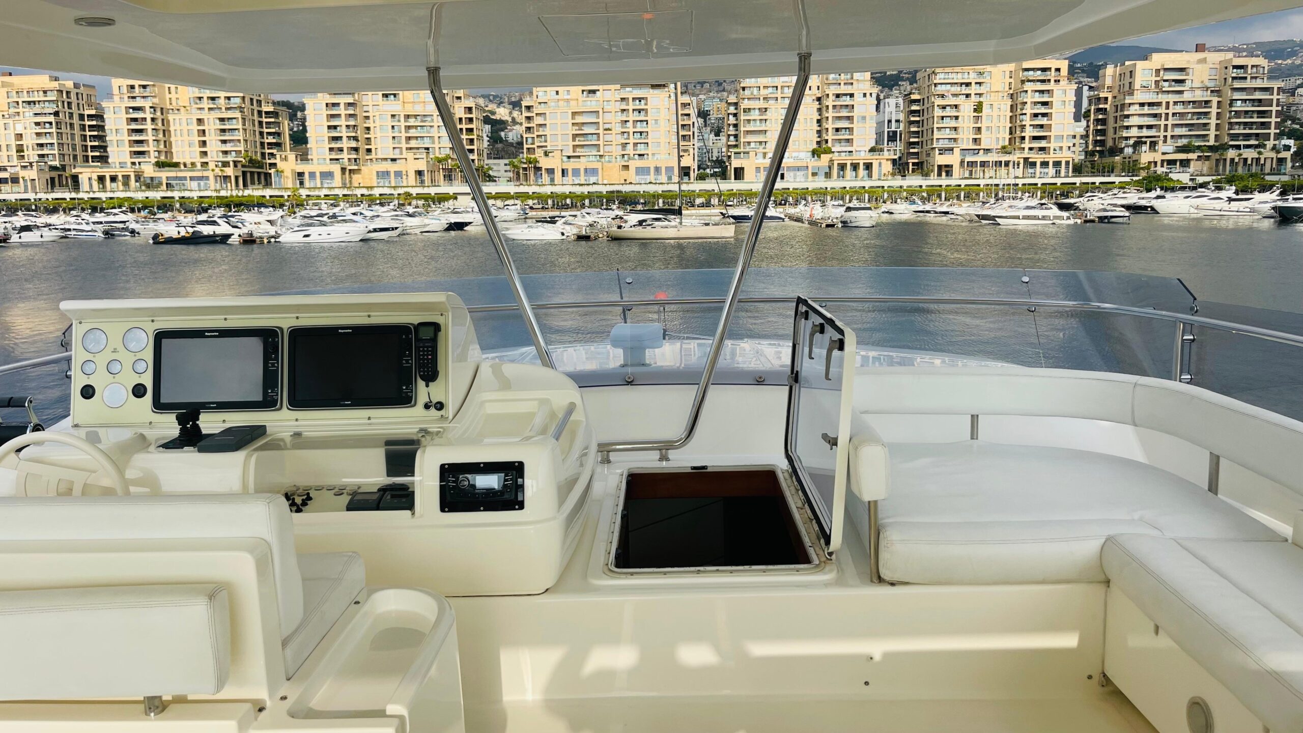 Ferretti 881 - 2006 img 20260616 wa0037